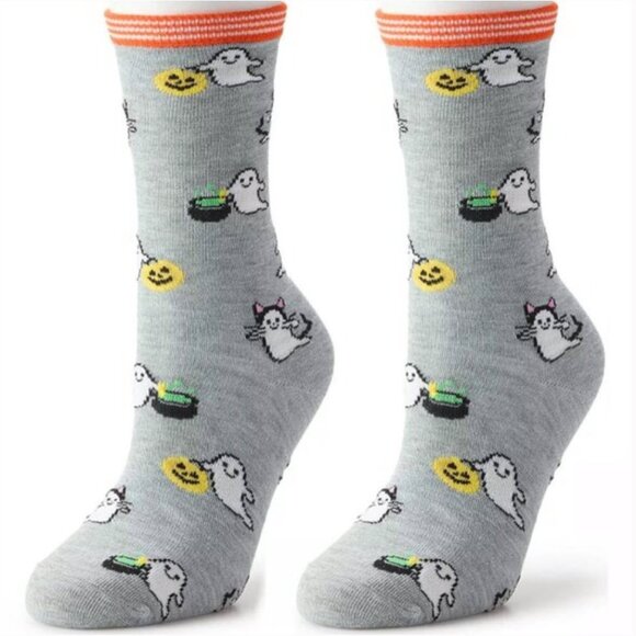 *3/$15* Cute Ghost Halloween Socks - Picture 3 of 4